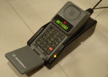 Chegada do celular no Brasil completa 30 anos