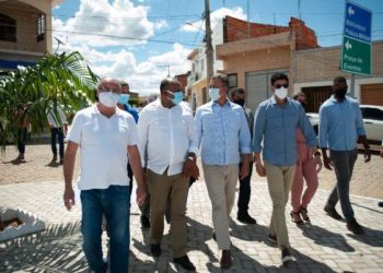 Rui Costa entrega obras em Novo Triunfo e Sitio do Quinto. No Sitio as obras foram indicadas pelo deputado Alex da Piatã