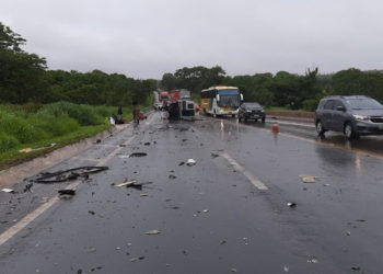 Van que seguia de Mairi para São Paulo deixa feridos na BR-135, em Curvelo – MG