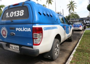 Operação cumpre mandados de prisão e de busca e apreensão contra um policial militar e um civil