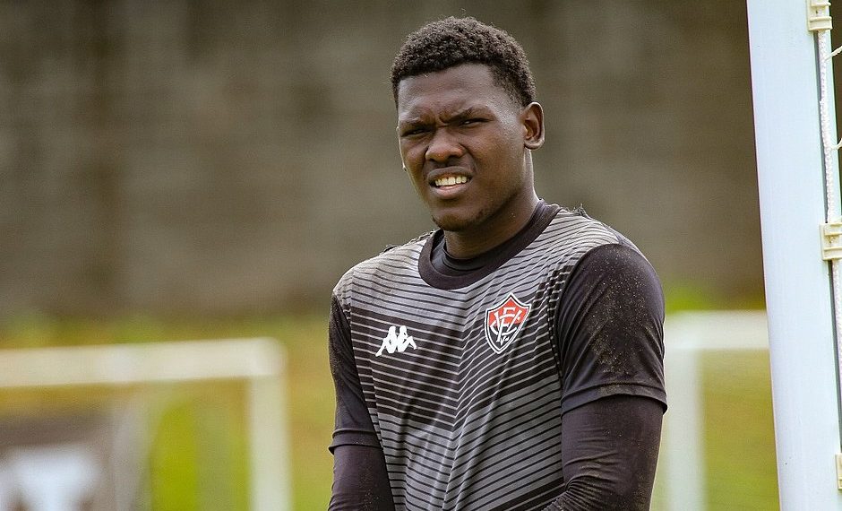 Vitória tem só um goleiro relacionado para enfrentar o Juventude nesta terça-feira