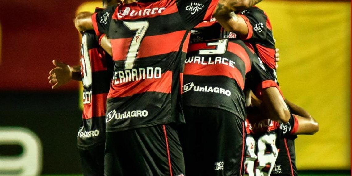 Vitória vence o Botafogo-SP e se livra do rebaixamento para série C