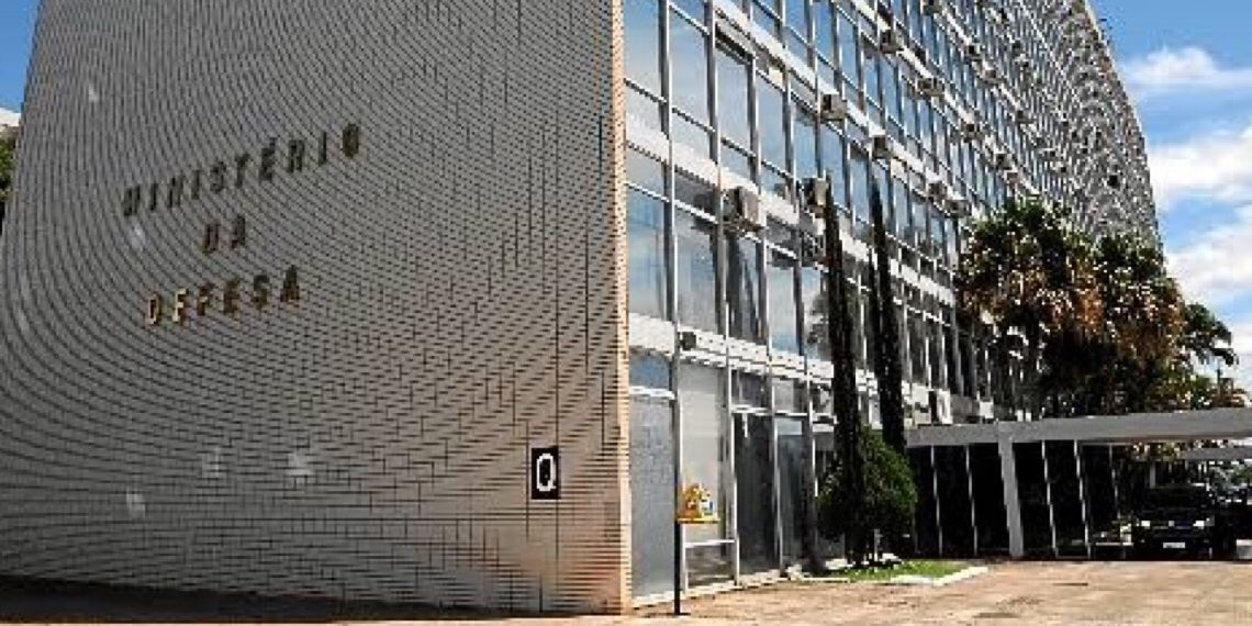 Defesa esclarece custos com alimentação de militares