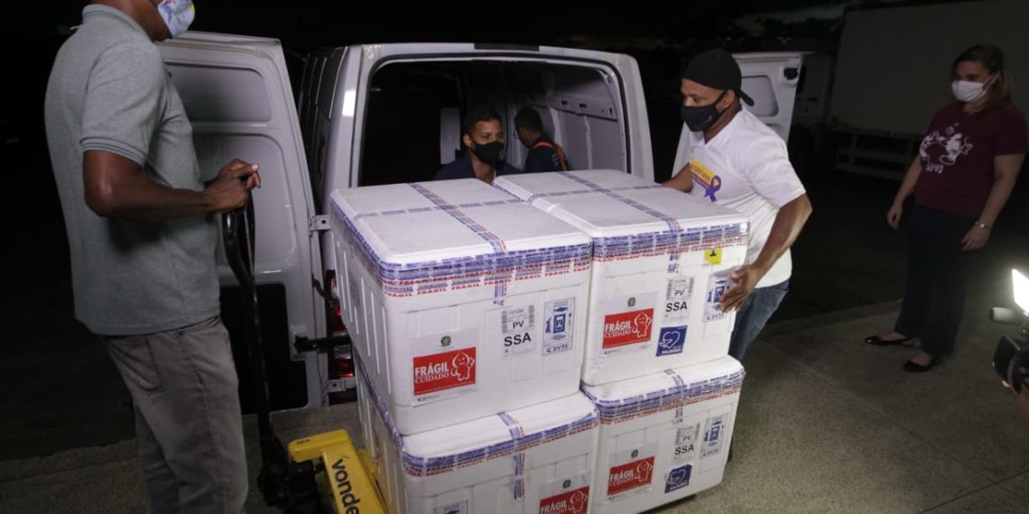 Chegada de 54.600 doses da CoronaVac leva a Bahia a atingir mais de meio milhão de vacinas recebidas