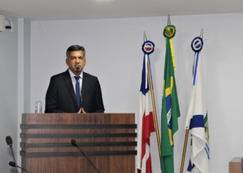 Riachão II – Carlos Matos se emociona durante posse ao lembrar do saudoso tio ex-prefeito Valfredão