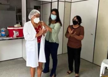 Técnica de Enfermagem de 55 anos foi a primeira a receber a vacina contra à Covid-19 em Nordestina