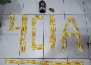 PM apreende duas caixas com 74 frascos de lança-perfume no Povoado Santa Rosa