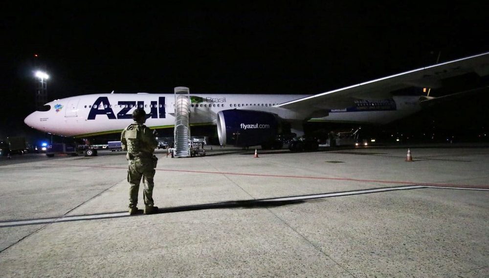 Bahia recebe mais de 376 mil doses de vacina contra a Covid-19