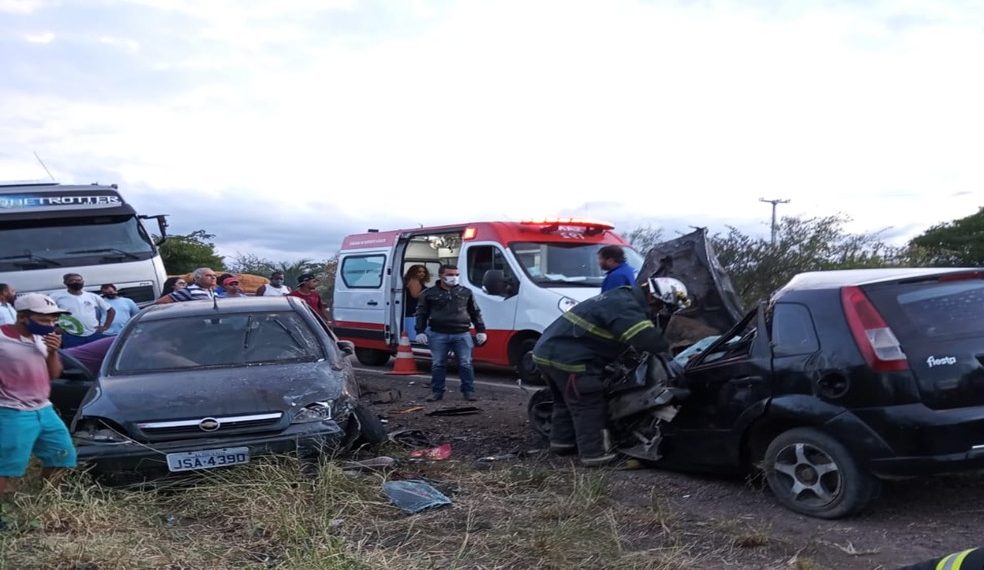 Fundador da escola de samba de Senhor do Bonfim morre em acidente na BR-407
