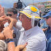 Bolsonaro é presenteado com chapéu nordestino com o nome Jacobina