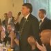 Durante almoço em Brasília, Bolsonaro manda imprensa enfiar no rabo as latas de leite condensado
