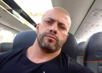 Deputado bolsonarista se recusa a usar máscara e é expulso de voo pela PF