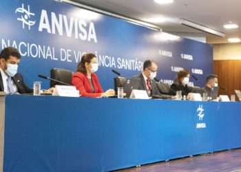 Técnicos da Anvisa recomendam uso emergencial da vacina de Oxford