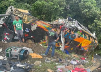 PR- Acidente com ônibus na BR-376 deixa 21 mortos e 33 feridos