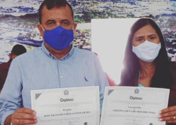 Prefeito Zé do Rádio e toma posse ao lado da vice, Professora Cristina e anuncia secretariado
