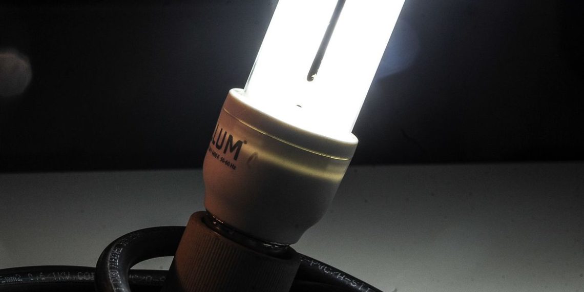 Conta de luz seguirá com bandeira amarela em fevereiro