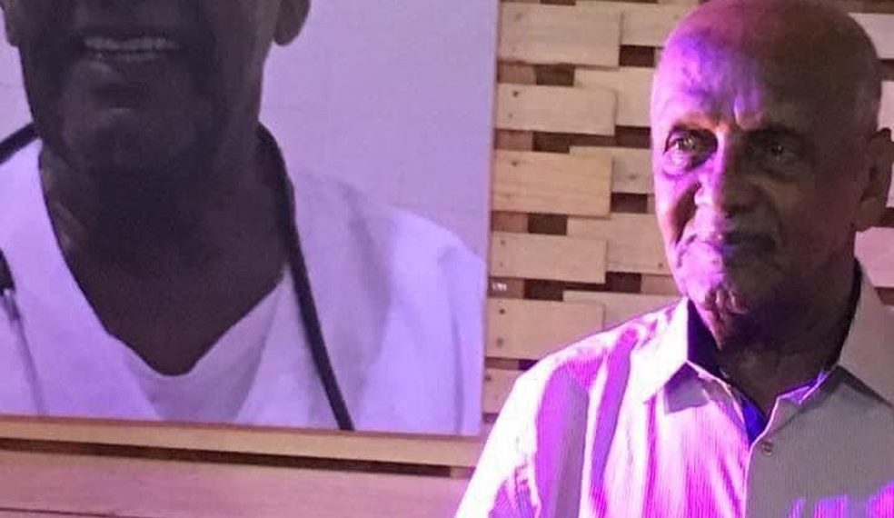 Médico de 95 anos escolhido para ser primeiro vacinado contra Covid-19 em cidade da BA morre horas antes de ser imunizado