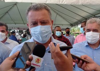 Covid-19: governador diz que tem como meta retomar as aulas ainda este mês