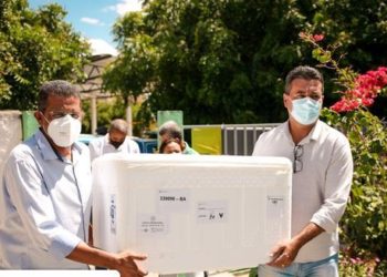 Vacina é recebida com esperança pelos baianos; veja como foi a chegada em algumas cidades (fotos e vídeos)