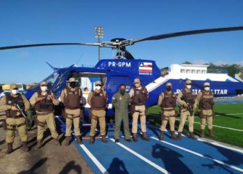 Helicóptero da GRAER aterrizou às 06h40 em Serrinha trazendo vacinas para cidades da região (vídeo)