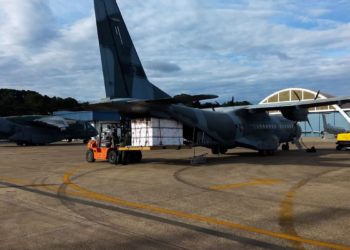 Aviões da FAB iniciam transporte de vacinas aos estados