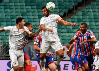 Bahia volta a jogar mal e perde em casa para o Fluminense