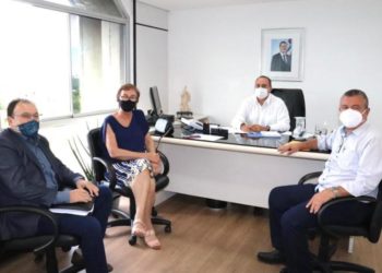 Reforma do Mercado de Pintadas e construção de anel viário são pautas de Neusa e Valcyr com o Governo do Estado