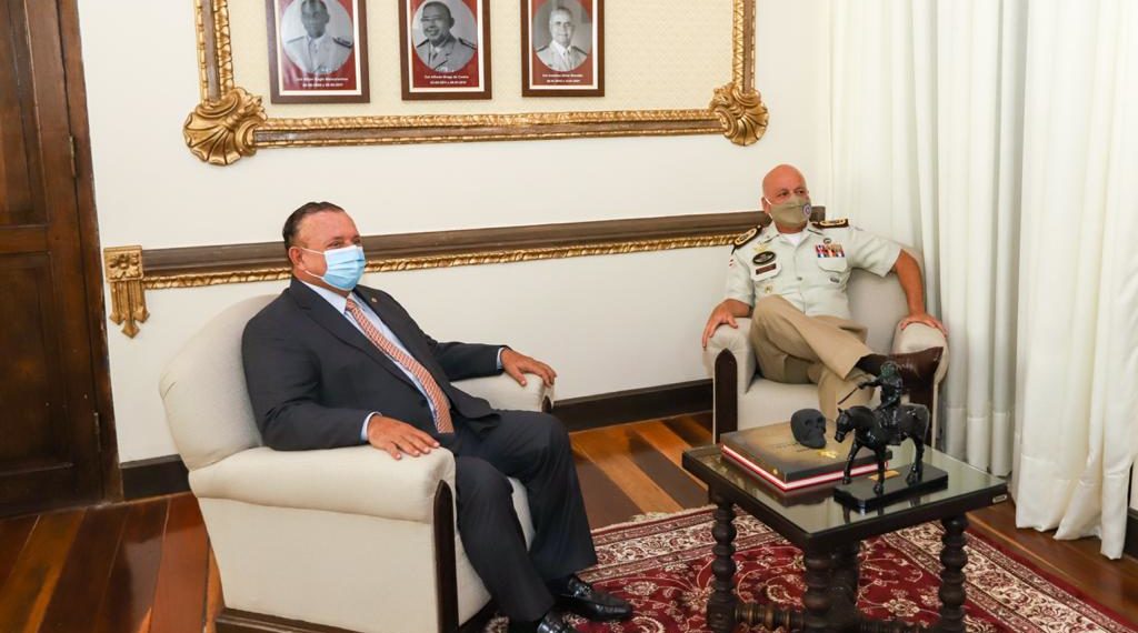 Adolfo Menezes visita Judiciário e Polícia Militar para estreitar diálogo institucional com poderes e sociedade