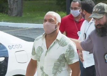Belo é solto após passar noite na cadeia por show na pandemia no Rio