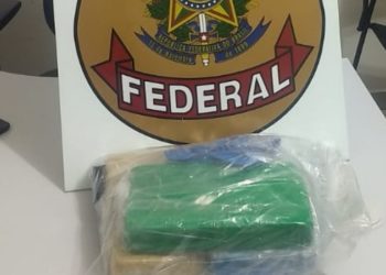 Mulher é autuada em flagrante após receber encomenda com 3 kg de cocaína via Correios