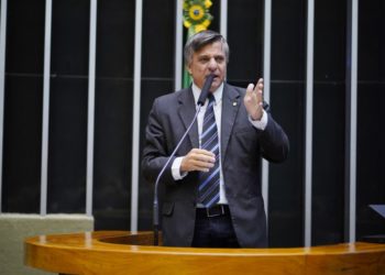 Projeto prorroga auxílio emergencial de R$ 600 até o fim do ano