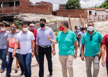 Retirolândia – Deputados visitam obras onde foram investidos R$ 805 mil e canalizam mais R$ 1 milhão em infraestrutura