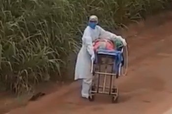 PA – Paciente é empurrado por enfermeira em maca na Transamazônica; veja vídeo
