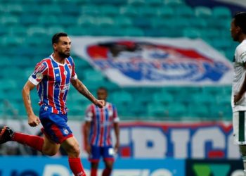 Bahia vira sobre o Goiás nos acréscimos do primeiro e cede empate aos 49 min do segundo tempo
