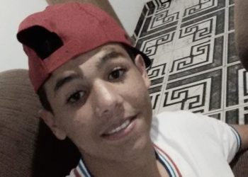 Homem se joga de torre após esfaquear namorada