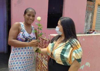 Macururé: prefeitura distribuiu flores às mulheres e veja o resultado
