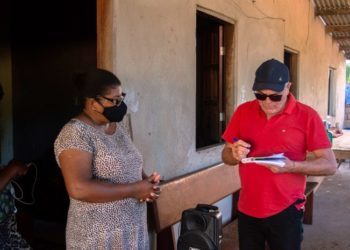Mucuri – Evangélica amplia residência para as festas de casamentos da comunidade. Tudo “na base do 0800″”