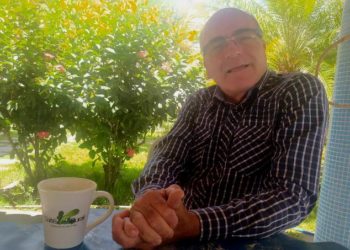 Ponto do Cafezinho: conheça a história do Pit Bull que destruiu um carro na tentativa de pegar um gato