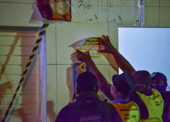 Quatro bares são multados e interditados na noite de sexta-feira (19) em Coité por descumprimento de Decreto