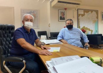 Secretário de Infraestrutura, Marcus Cavalcanti, garante a Alex da Piatã que restauração da BA 120 Coité – Riachão começa na segunda (5/4)