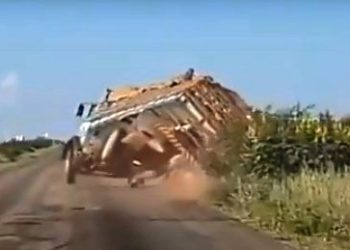 Vídeo: internauta flagra acidente com caminhão em Juazeiro