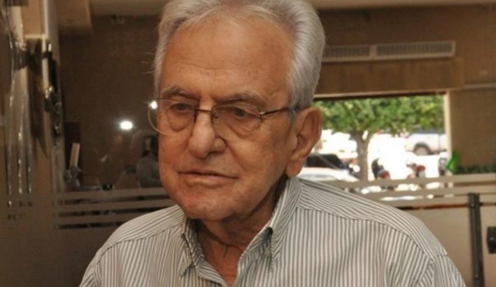 GO – Ex-governador Helenês Cândido morre com Covid-19 quando era transferido para UTI após três dias à espera de vaga