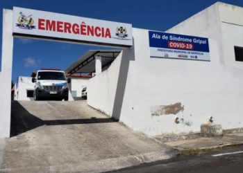 Covid- Mulher de 70 anos morre em hospital enquanto aguardava regulação