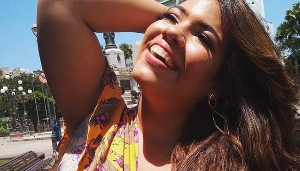 Modelo plus size e integrante do movimento Vai Ter Gorda morre por complicações da Covid-19