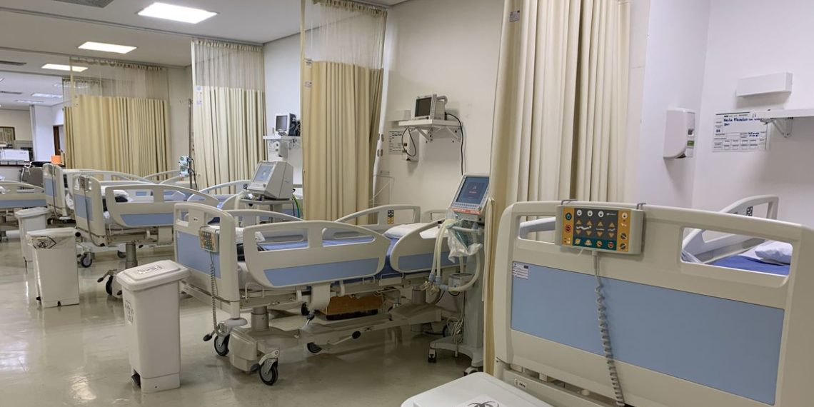Ocupação de UTIs passa de 90% em 15 capitais e 13 estados