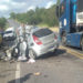 Motorista de carro morre após bater de frente com caminhão na BR-242