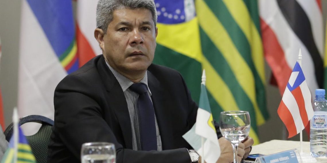 Jerônimo Rodrigues e secretários estaduais de Educação criticam veto do presidente ao projeto de internet grátis para estudantes e professores da rede pública