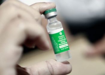 Diarreia e sonolência são reações incluídas pela Anvisa na bula da vacina de Oxford