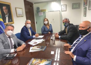 Em 24 horas, três senadores anunciam que testaram positivo para Covid-19