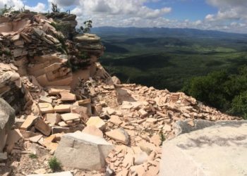MP aciona Justiça para combater extração mineral na Serra do Tombador